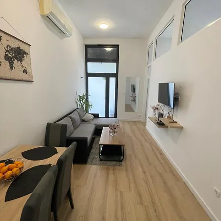 Apartment N Split