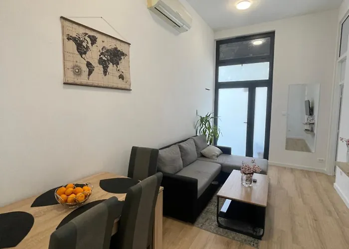 Apartment N *